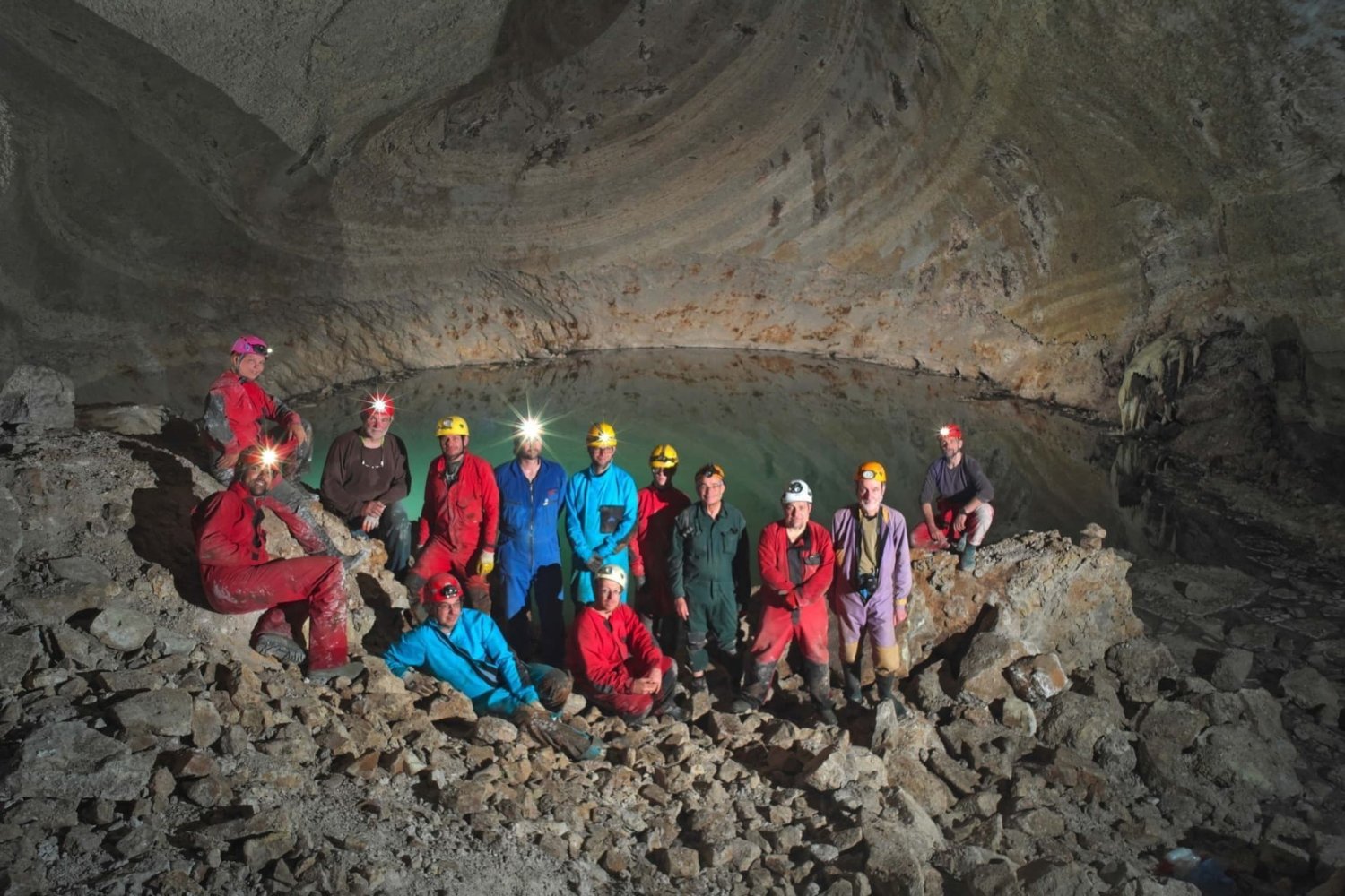 The expedition team In front of Lake Neuron.