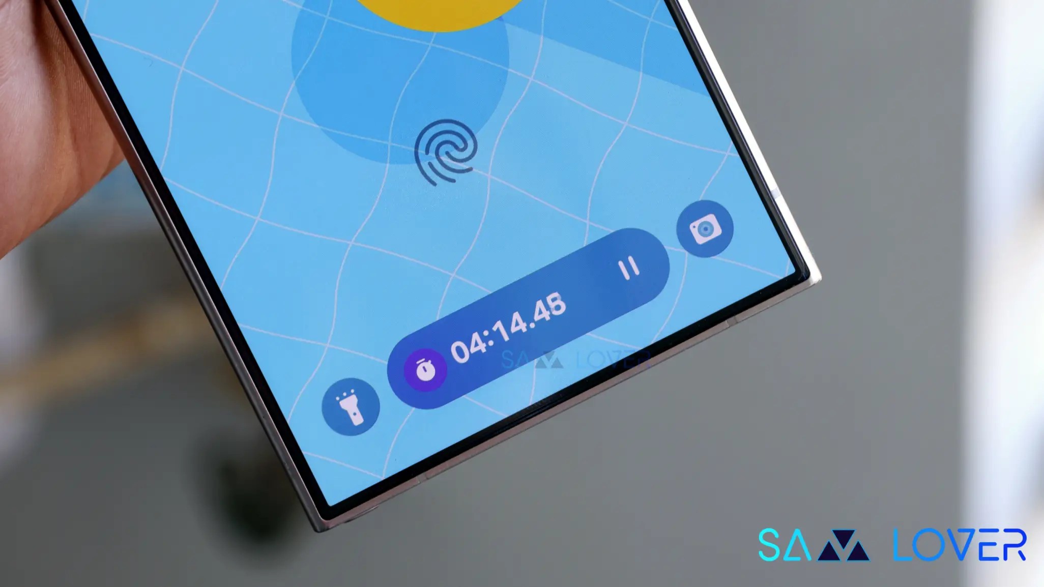 Samsung's One UI 7 & "Now Bar"