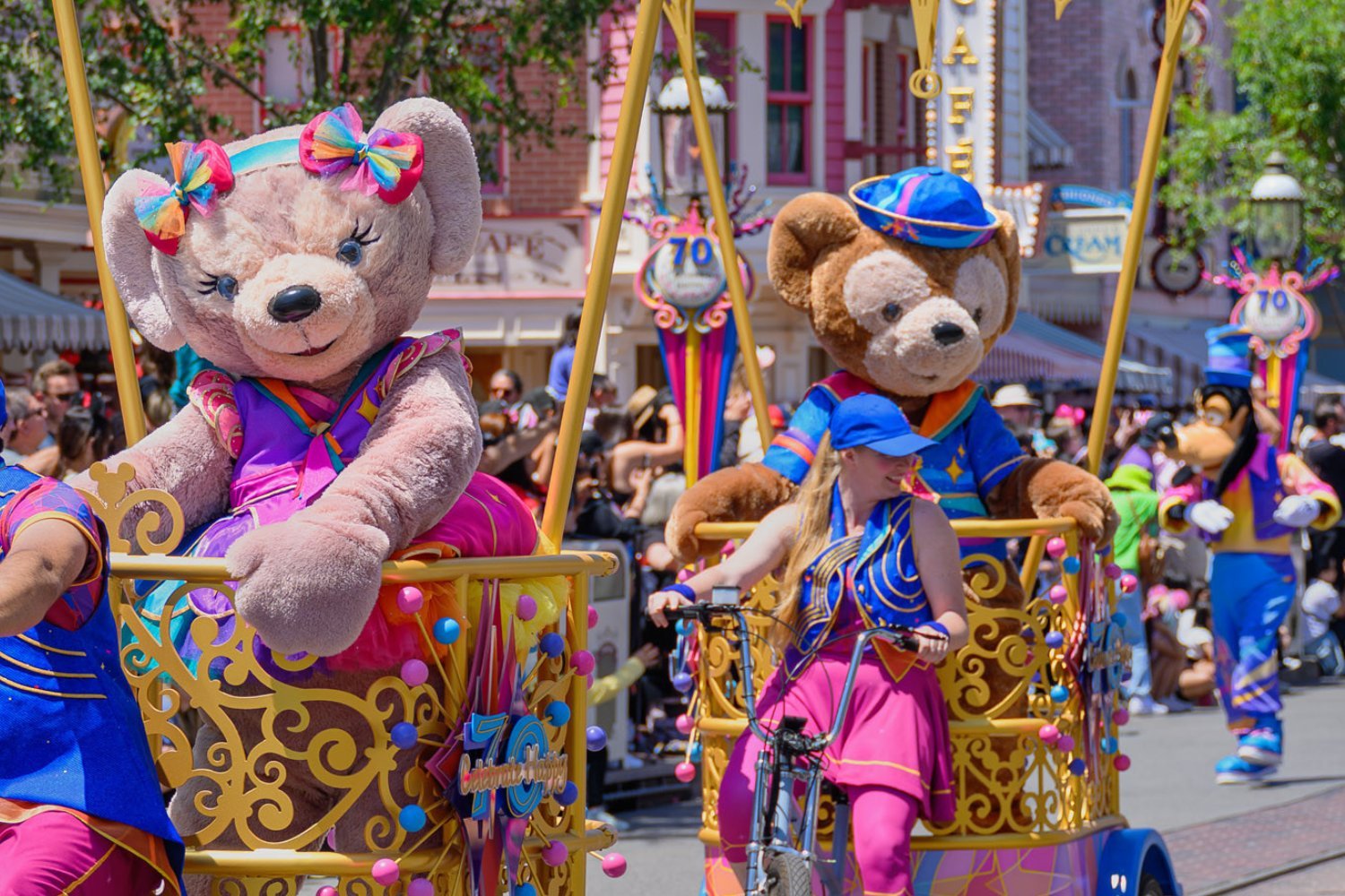 Duffy Bear Disneyland 70 Disney Experiences (1)